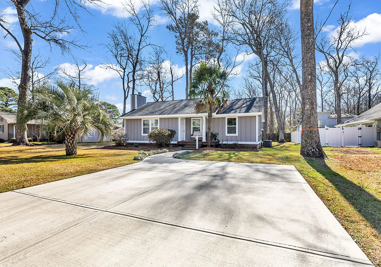 Fully upgraded, Pet-Friendly, Three Bedroom Furnished Home is Now Available in NMB! — Photo 1