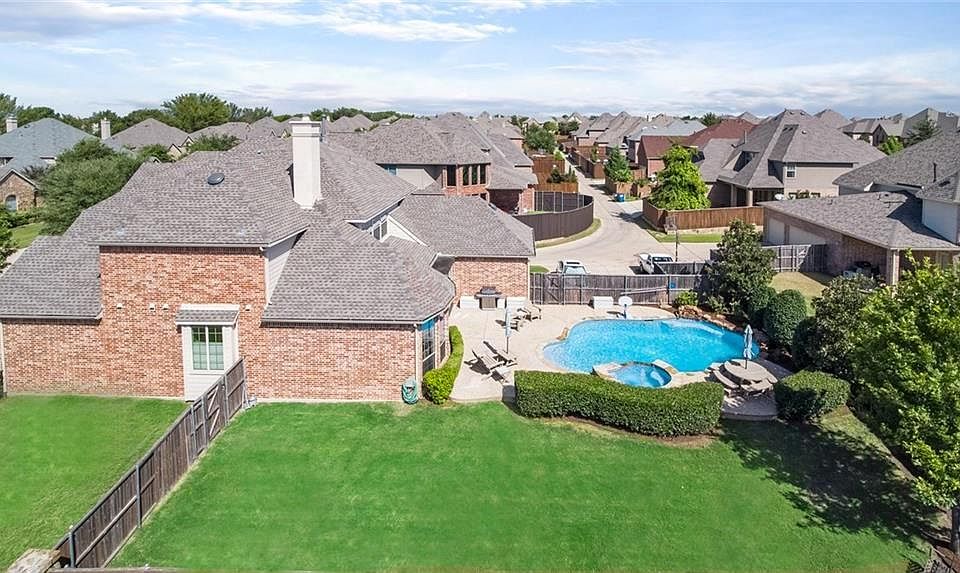 1st image of 1300 Kerrville Dr