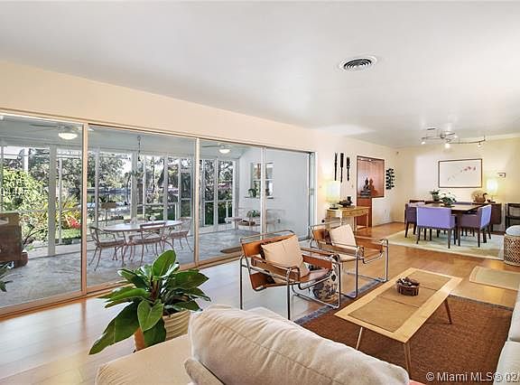 2nd image of 6111 Twin Lake Dr