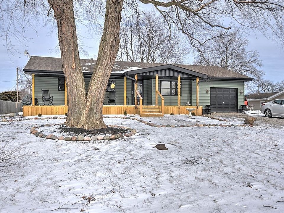 640 Illinois St, Warrensburg, IL 62573 Zillow
