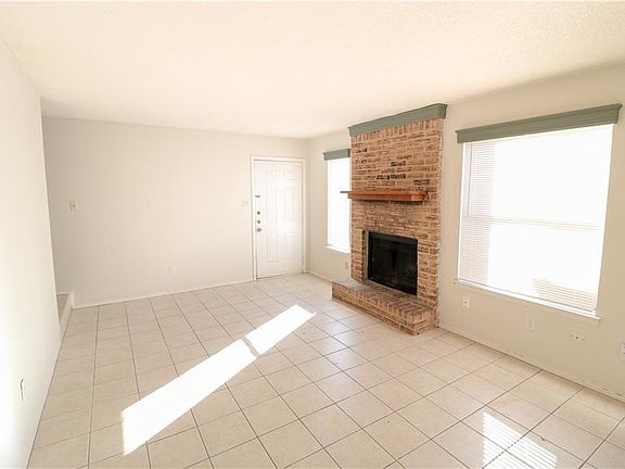 4th image of 1322 Southport Dr APT A
