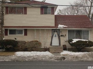3352 Great Neck Rd, Amityville, NY 11701