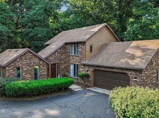 2161 Wild Cherry Ln, Kalamazoo, MI 49009
