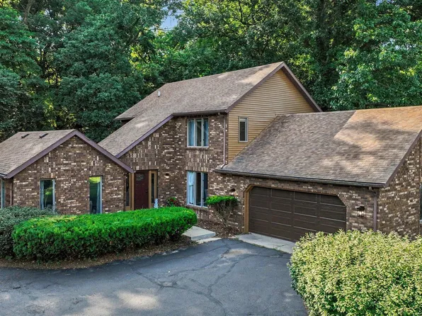 2161 Wild Cherry Ln, Kalamazoo, MI 49009