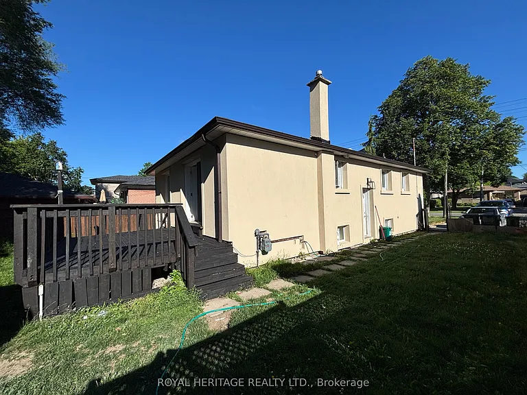 81 Eringate Dr #MAIN FLOOR — Photo 20