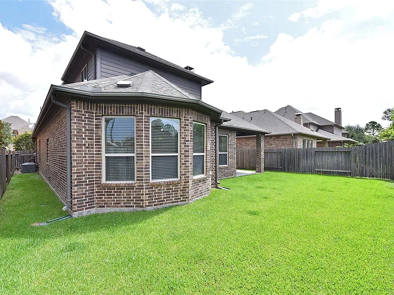 13117 Stoneleigh Terrace Dr — Photo 40