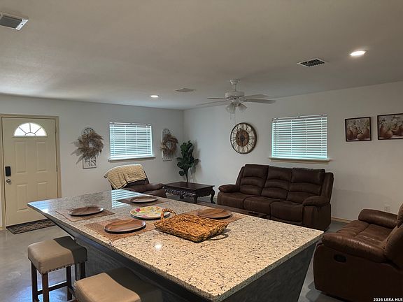 4th image of 735 Green Castle Pl