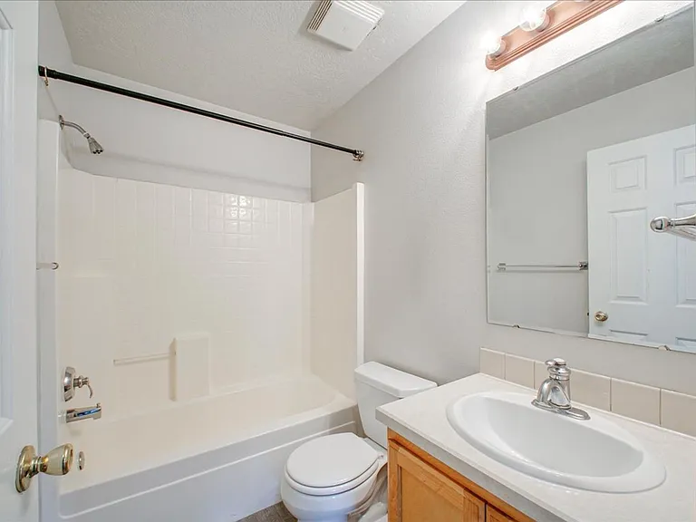 1875 W Nez Perce St — Photo 17