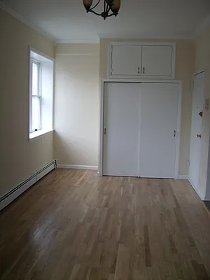 Rented by Gotham Realty Services | media 32