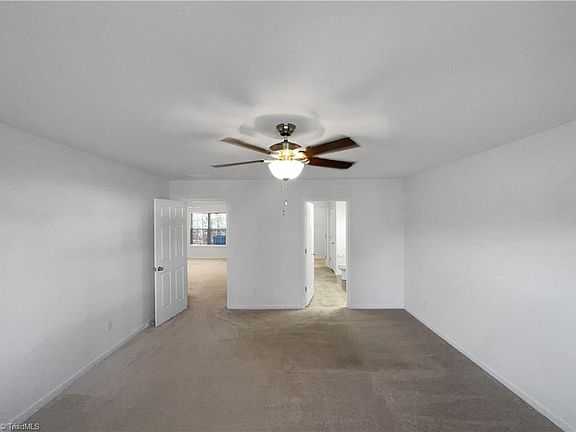 4th image of 2102 Longburn Dr