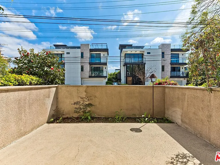 11603 Mississippi Ave — Photo 5