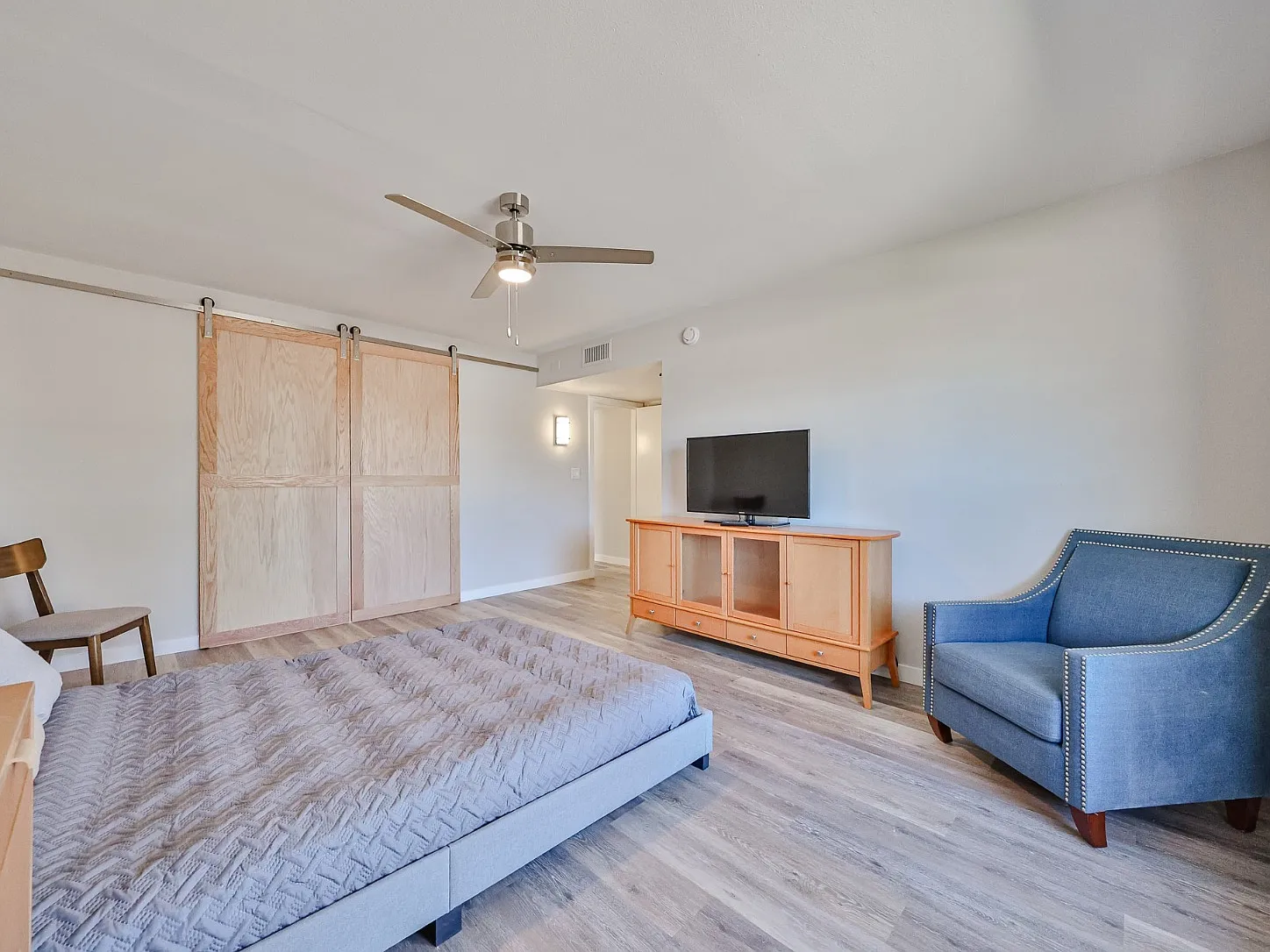 3 bed, 2650 sqft, $7,710 — Photo 4