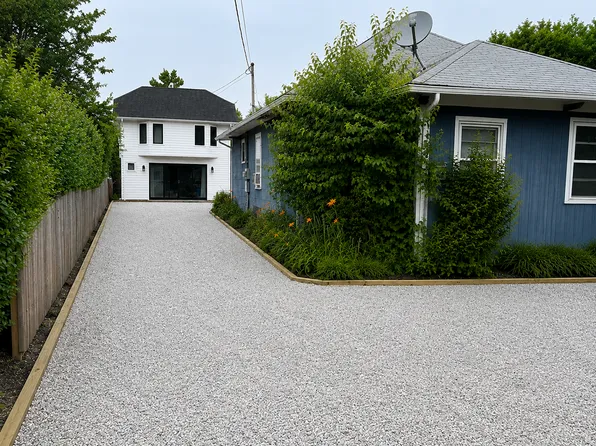 https://photos.zillowstatic.com/fp/b942c4113d0c4fc9e33d8086d6ba4b34-p_e.webp