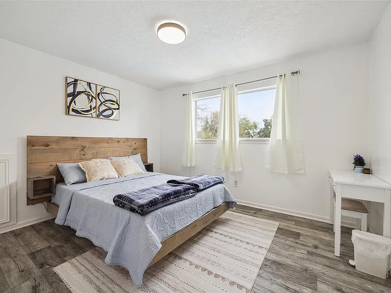 15302 La Mancha Dr — Photo 15