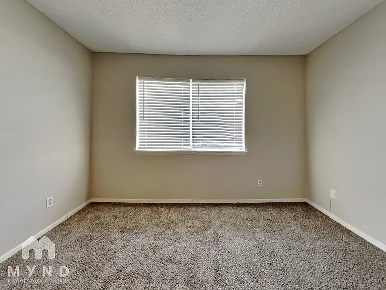 3256 63rd St — Photo 21