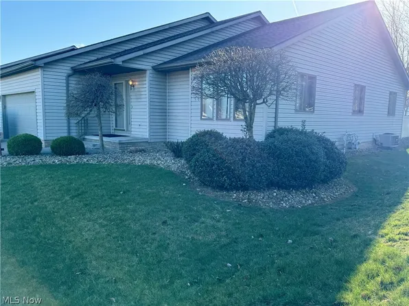 2345 Whispering Mdws NE #B, Warren, OH 44483