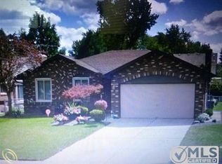 13828 Grove Park Dr, Sterling Heights, MI 48313