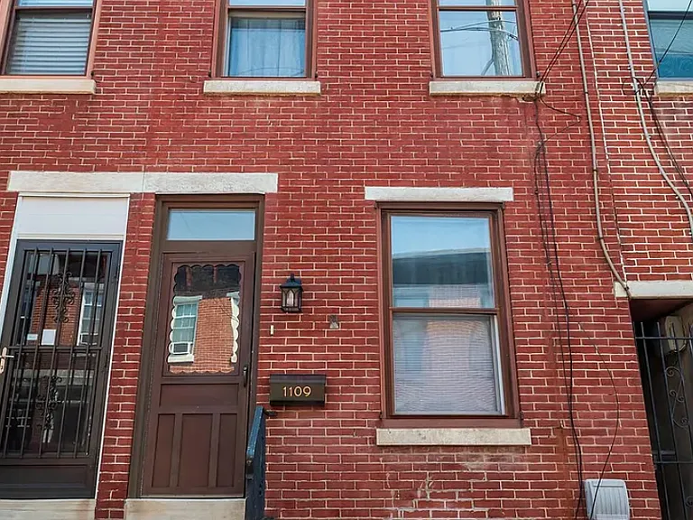 1109 E Wilt St — Photo 2