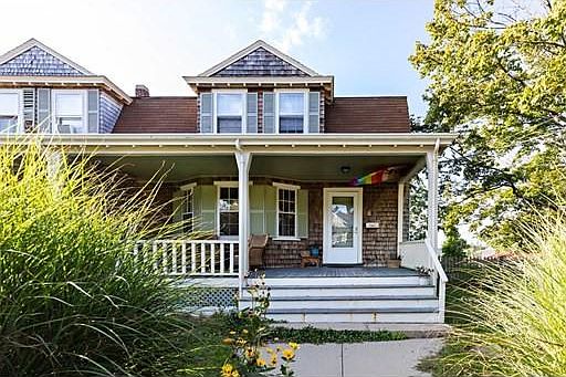 1st image of 7 S Spooner St