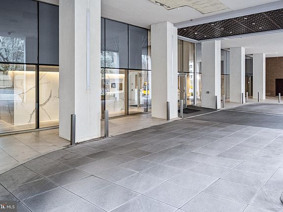 3rd image of 4620 N Park Ave APT 1105E