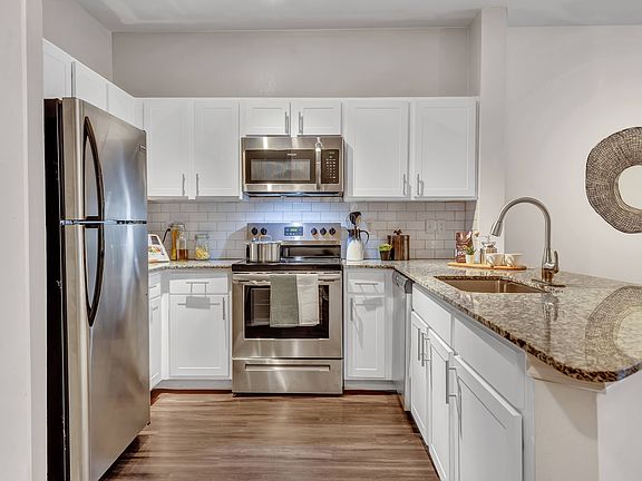 2nd image of 1121 Beachview St APT 5202