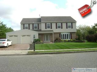 2 Jonathan Dr, Sewell, NJ 08080