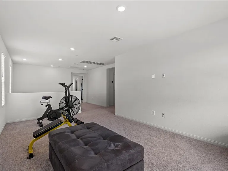10021 Locking Biner Ave — Photo 12