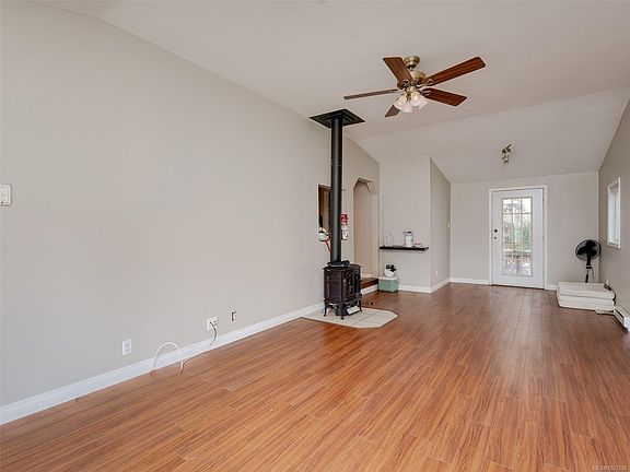 2nd image of 2814 Carlow Rd