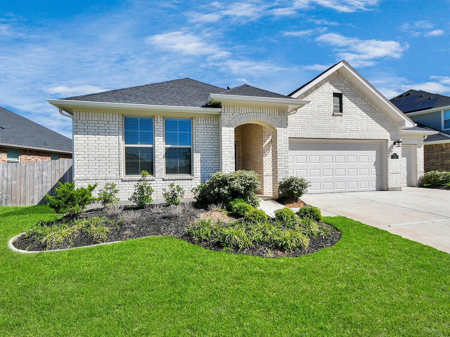 4 bed, $5,800 — Photo 4