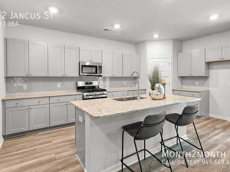 782 Jancus St — Photo 9