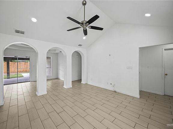 4th image of 4601 Thunderbird Ave