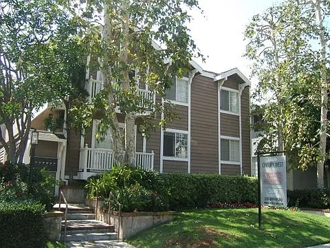 1 bed, 1.0 bath, $2,995 — Photo 3