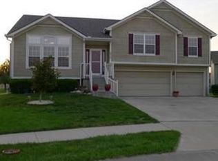 610 E Pawnee Ln, Gardner, KS 66030