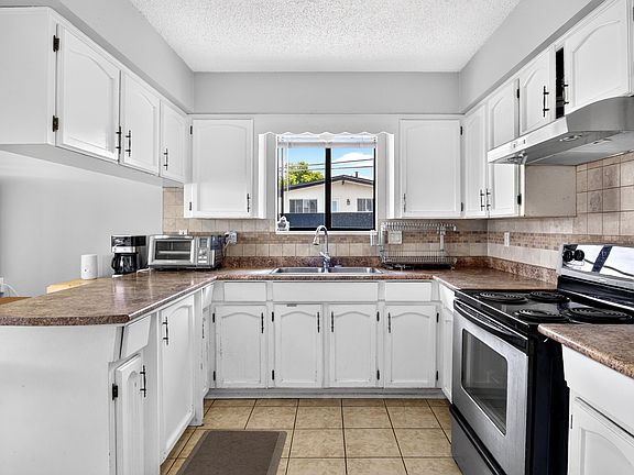 5th image of 2871 E 18th Ave