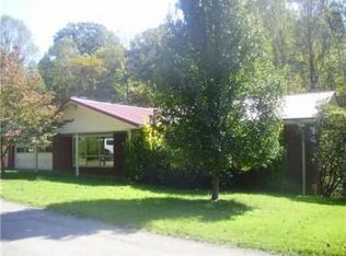 1315 Greenberry Dr, Elkview, WV 25071