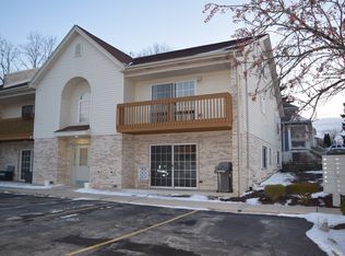 800 Madison St Unit 2A, Lockport, IL 60441