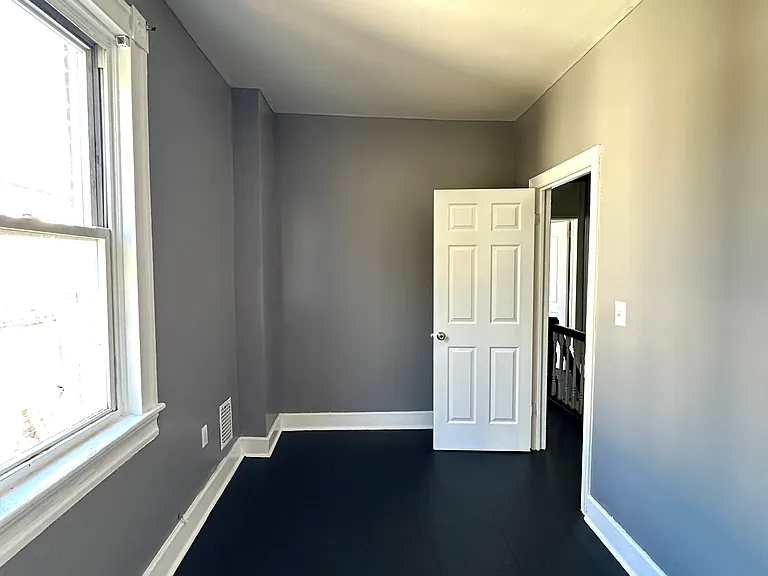 625 N Linwood Ave — Photo 7