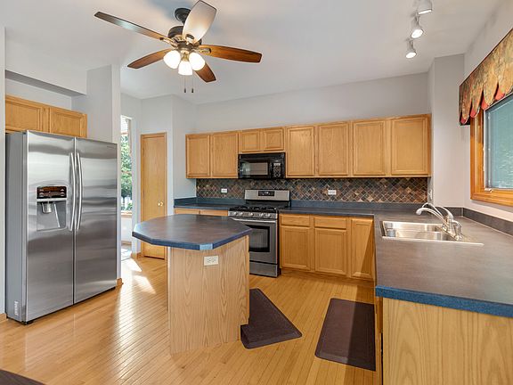 3rd image of 6516 Fairfax Ct