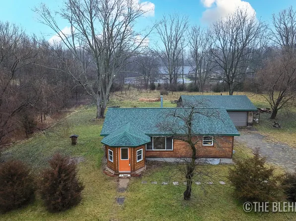 510 Old Lane Rd, Paw Paw, MI 49079