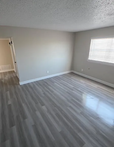 101 Melody Ln — Photo 4