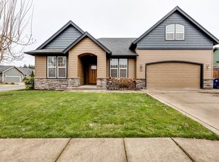 1067 Bradshaw Ln, Creswell, OR 97426