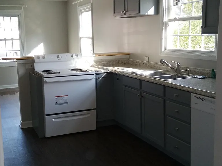 301 Thompson Rd — Photo 22