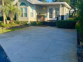 1219 Thomas Dr