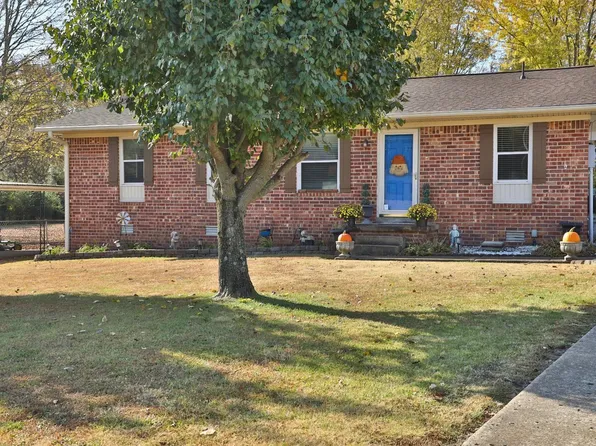 676 Evergreen St, Dresden, TN 38225