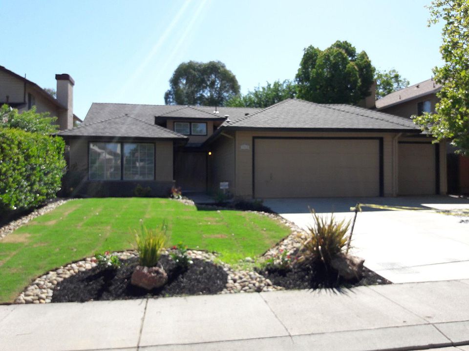 1st image of 5872 Montauban Ave
