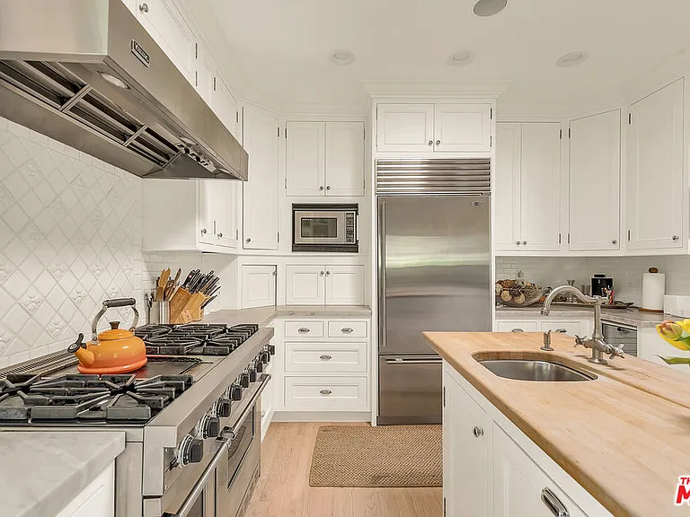 6203 Temple Hill Dr — Photo 8