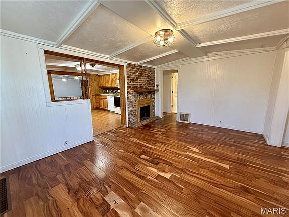 4th image of 239 W Thomas St