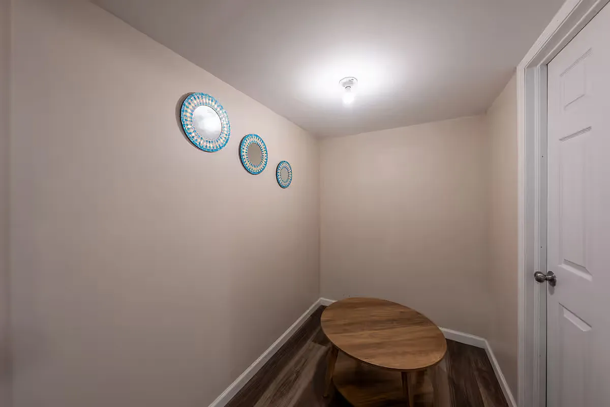 3 bed, 1000 sqft, $3,900 — Photo 1