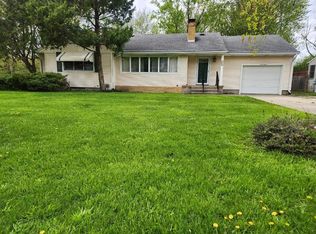 911 S Powell Rd, Essexville, MI 48732
