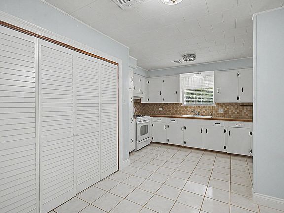 5th image of 313 Everette Dr